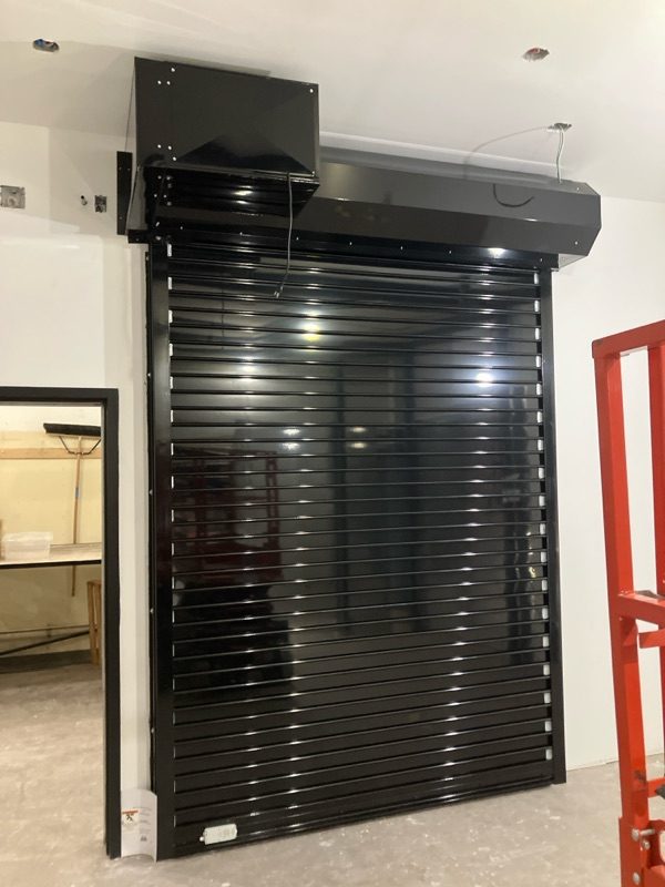 Porte coupe-feu à enroulement McKeon installée à l'ÉTS