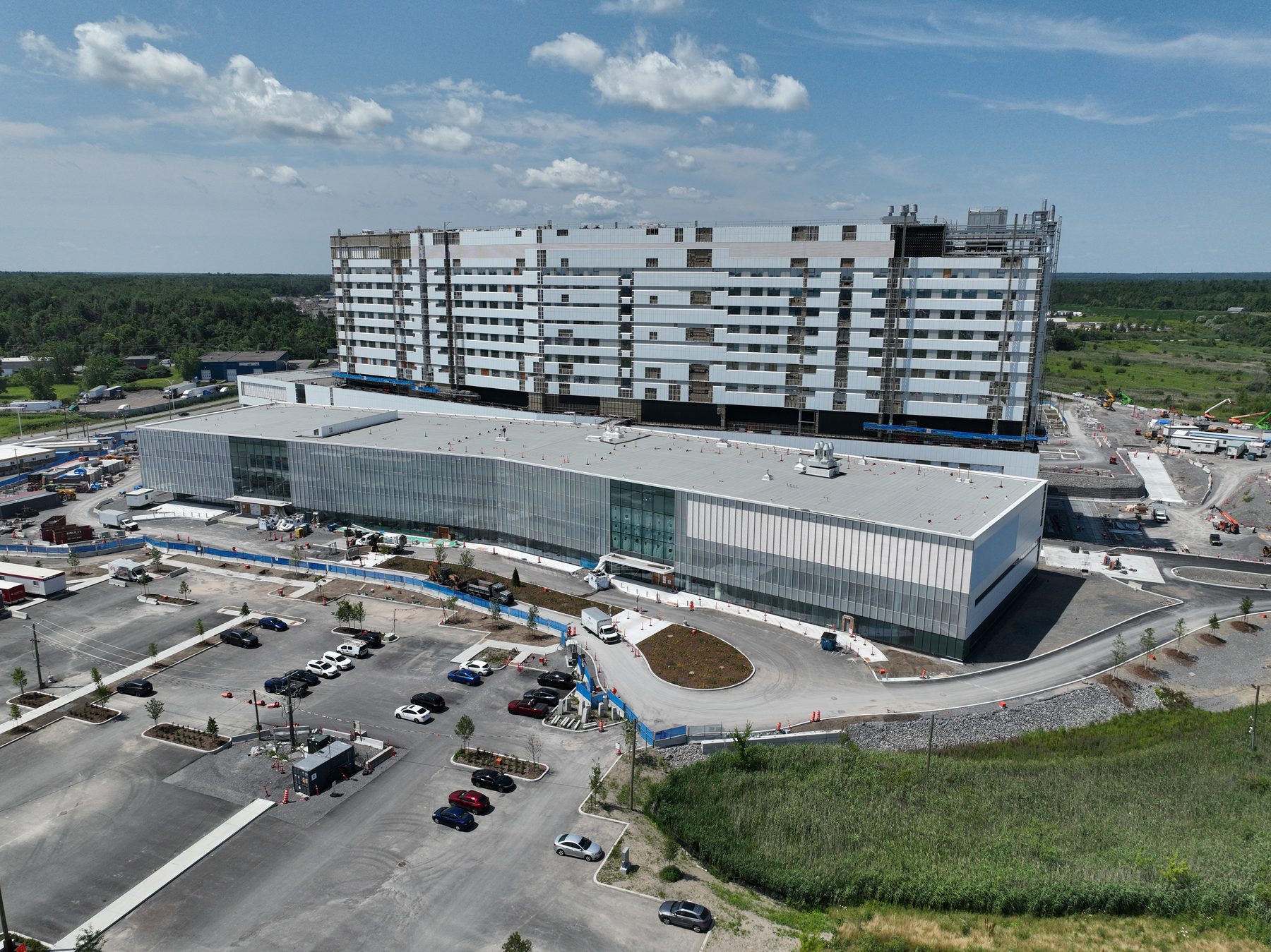 Hôpital de Vaudreuil-Soulanges vu du ciel, été 2026